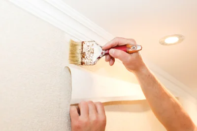 Pose de papier peint à Vichy — revêtements muraux et toiles de verre